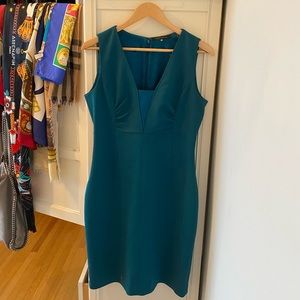 Elie Tahari Women's Tailored V-neck Sleeveless Dress